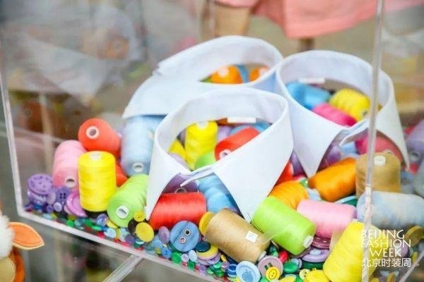 “雪莲”老字号品牌闪耀服贸会 共绘时尚文化新篇章