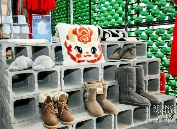 “雪莲”老字号品牌闪耀服贸会 共绘时尚文化新篇章