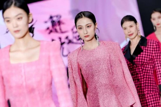 SS2025北京时装周｜合玉坊·邂逅优雅