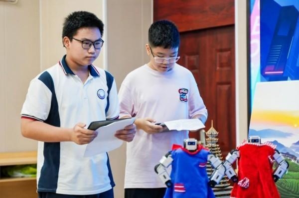 科学为梦想添彩——2024年柳州市人工智能教育成果展示暨WRC世界机器人大赛城市选拔赛开赛