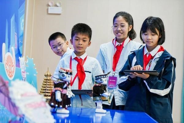 科学为梦想添彩——2024年柳州市人工智能教育成果展示暨WRC世界机器人大赛城市选拔赛开赛