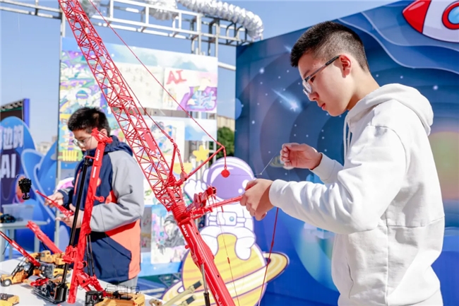 智趣同行 致知We来——太湖格致中学科技节精彩绽放  无锡市太湖格致中学