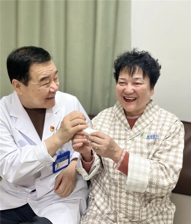 	相濡以沫40余载，让爱更清晰｜乌鲁木齐
