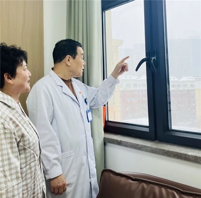 	相濡以沫40余载，让爱更清晰｜乌鲁木齐普瑞眼科白内障手术专家许伟为妻子行飞秒白内障手术