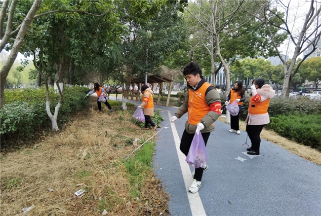全国多地开展“学雷锋纪念日”活动 阳光人寿以行动诠释新时代雷锋精神