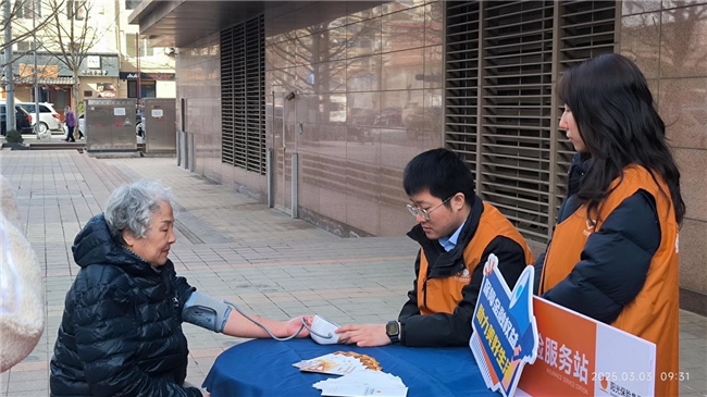 全国多地开展“学雷锋纪念日”活动 阳光人寿以行动诠释新时代雷锋精神