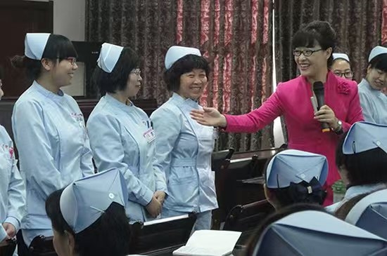 靳斓：温度赋能医疗，铸就医患和谐桥梁