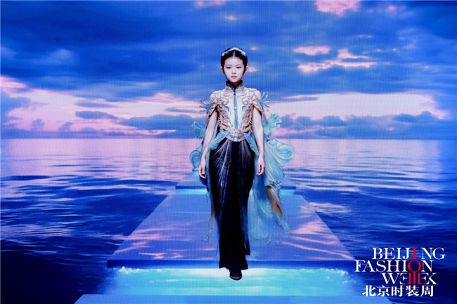 【元织界·AI生成式时尚秀】震撼亮相AW2025北京时装周！