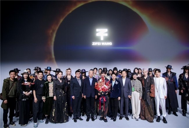 ZIFEI WANG 25AW《尘沾影覆》：敦煌美学重构