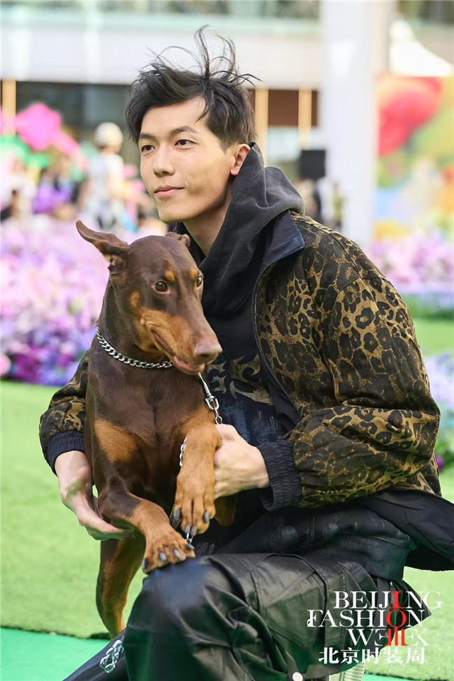萌宠T台秀！北京时装周时尚悦享节·东坝万达时尚宠物SHOW