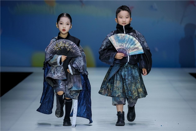 河北科技大学&amp;韩国诚信女子大学在中国国际大学生时装周发布毕业大秀