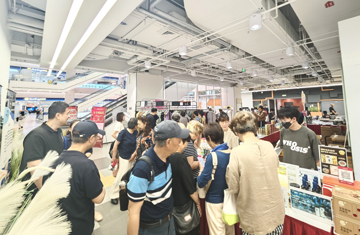 购物节里添俏品——长宁企联联手举办“